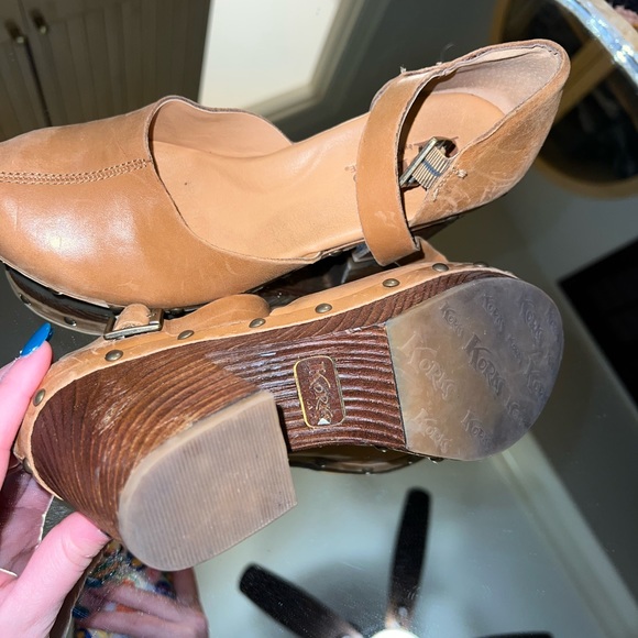 Strappy Clog Platform Slingback Pump - Picture 3 of 5